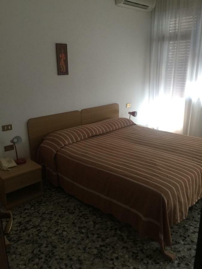Hotel Margherita ซอตโตมารีนา ภายนอก รูปภาพ